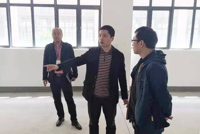 東方龍商務(wù)陪同3D打印設(shè)備投資選址項(xiàng)目方考察上海南匯工業(yè)園區(qū)