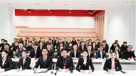 為2022年開局之戰(zhàn)夯基礎(chǔ)、扎根基！東方龍商務(wù)集團(tuán)年度培訓(xùn)大會(huì)成功舉行