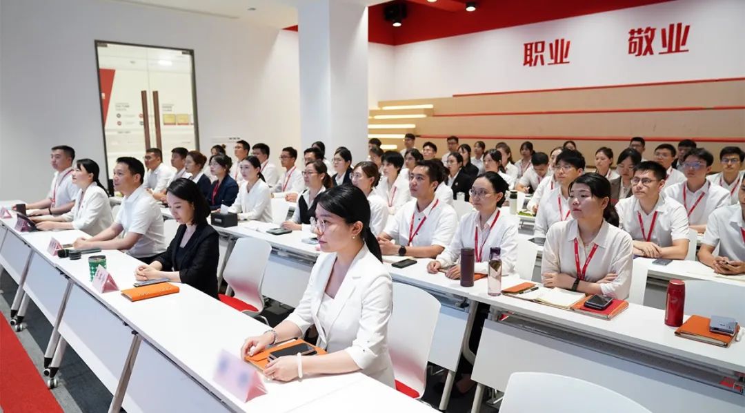 放大項(xiàng)目開(kāi)發(fā)量，提振發(fā)展精氣神！9月上旬，集團(tuán)共34個(gè)優(yōu)質(zhì)投資選址項(xiàng)目通過(guò)評(píng)估